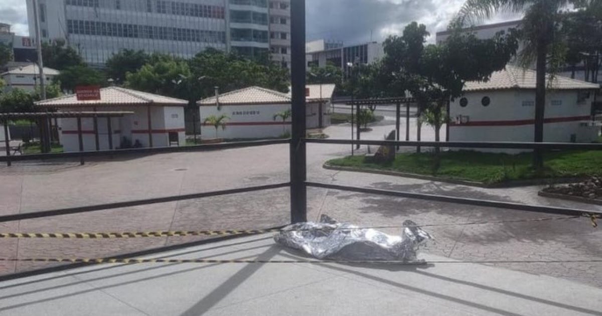 Homem é encontrado morto em praça na bahia