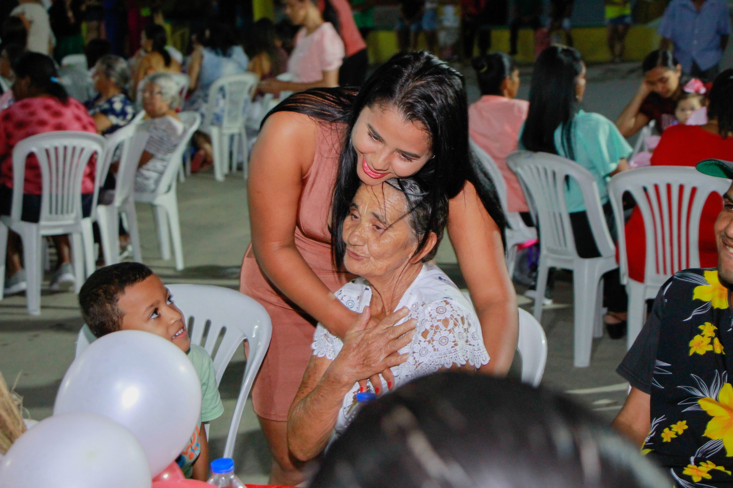 Prefeitura de Firmino Alves Realiza Grandes Ações em Homenagem ao Dia das Mães